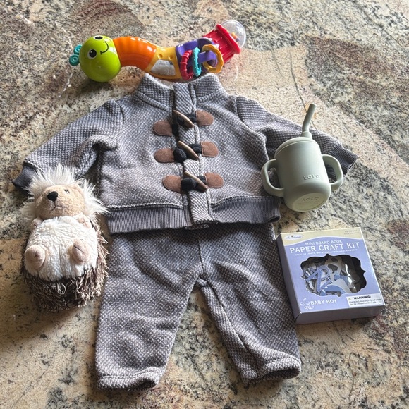 Just One You By Carter'S Other - Bundle new born baby boy NWOT 2 pc outfit with Velcro front closure +4 items